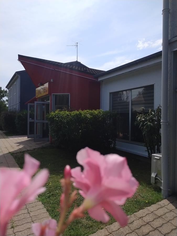 Hotel - Restaurant Du Lac - Agen Boé Eksteriør bilde